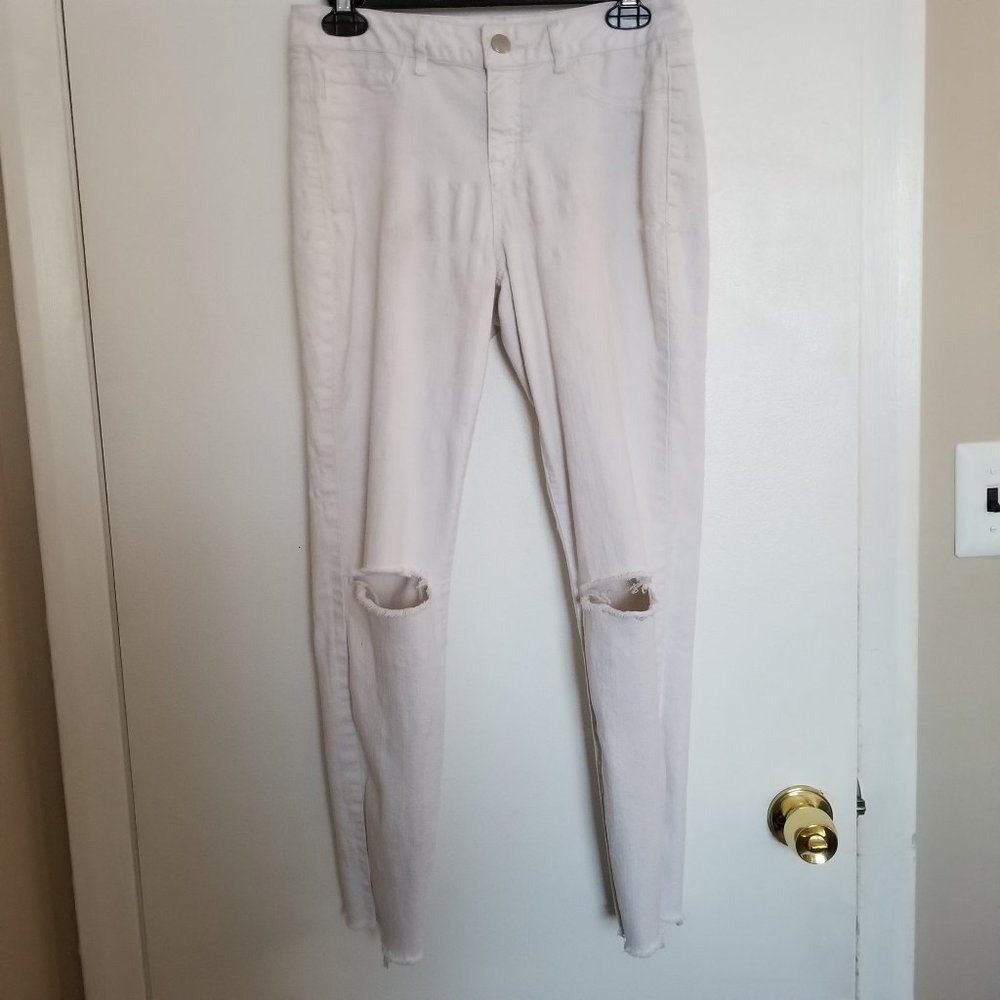 Refuge White Distressed Jeans Size 6